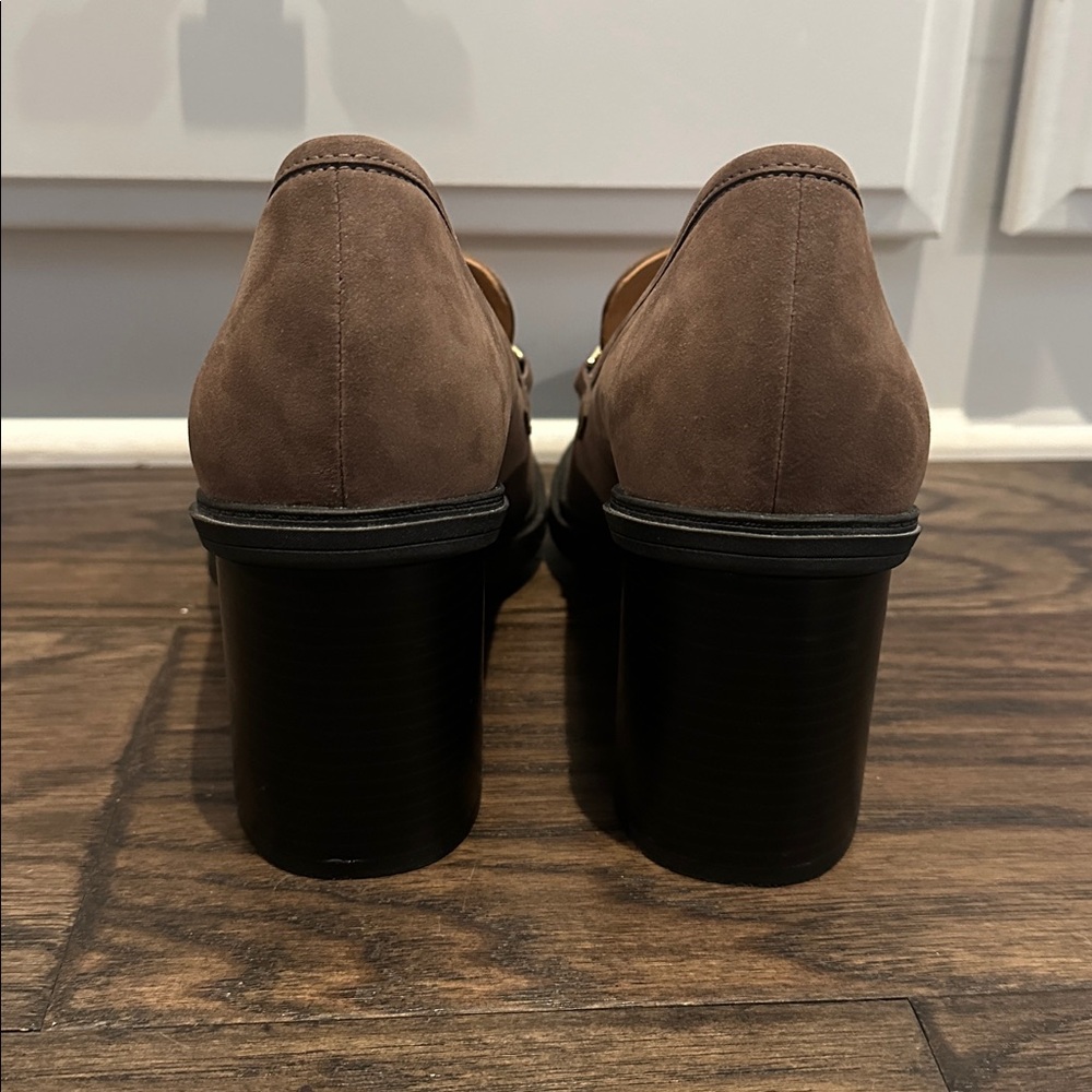 Vionic Taupe Loafers with Gold Details sz 10 - Picture 3 of 4